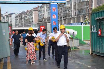 泰兴市委市政府主要领导工地慰问