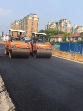 2020年6月30日下午15时根思路（兴燕路-济川路）改造工程沥青铺设